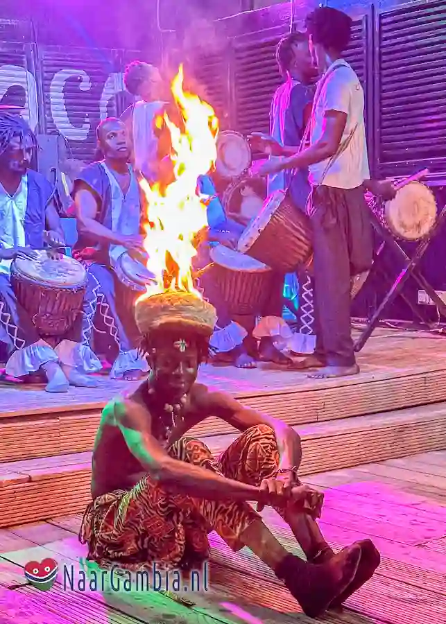 Vuurdans van Jola stam uit Gambia.