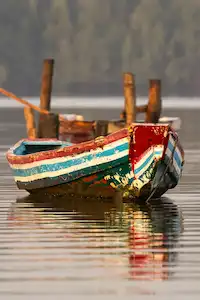 Roeibootje op de Gambia rivier.